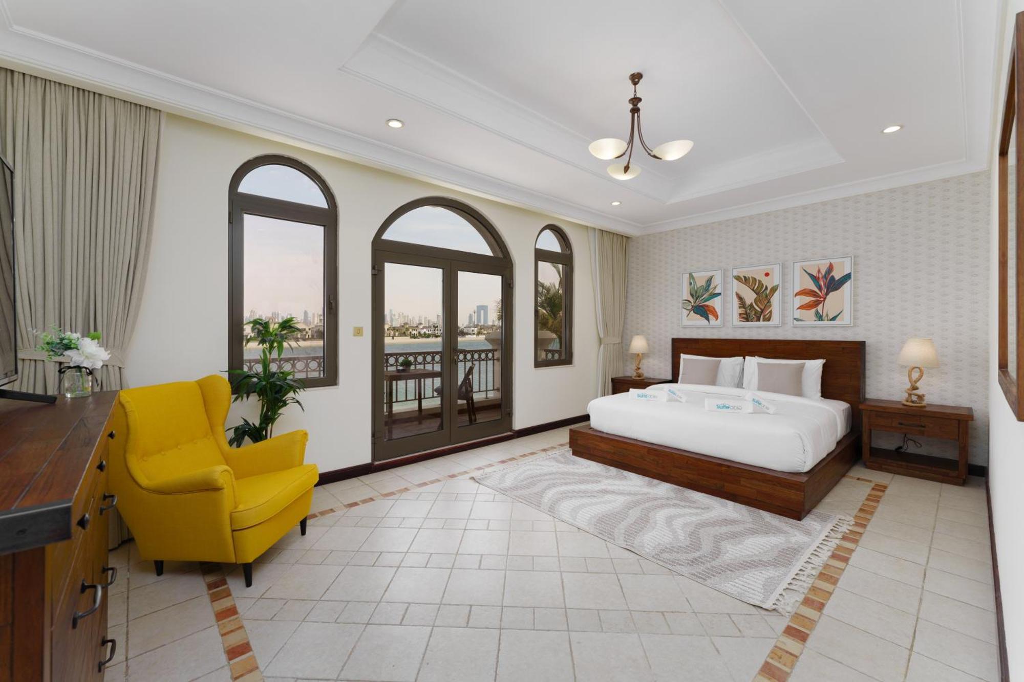 Stunning With Private Pool & Access * Dubai