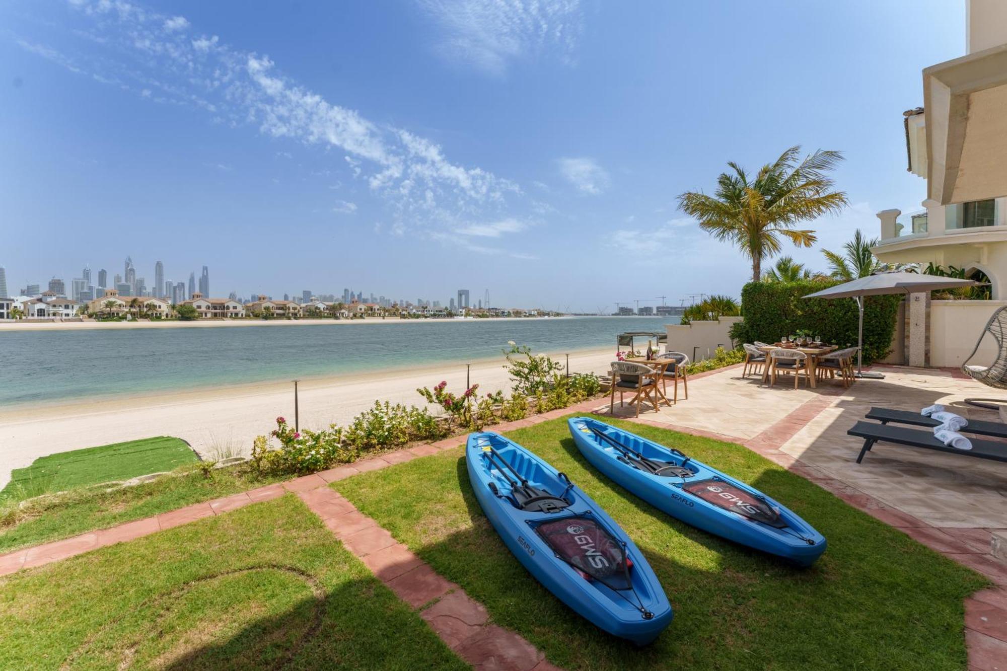 Apartment Stunning With Private Pool & Access Dubai