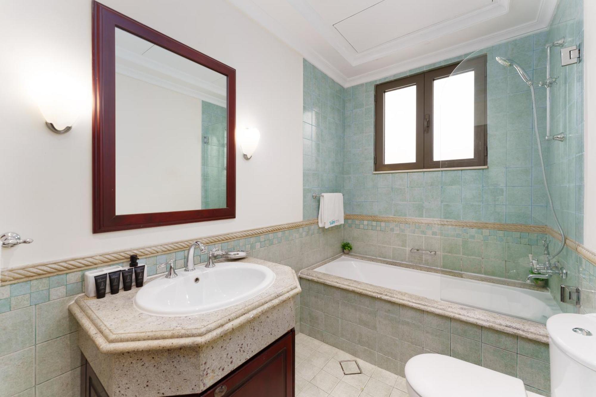 Apartment Stunning With Private Pool & Access Dubai
