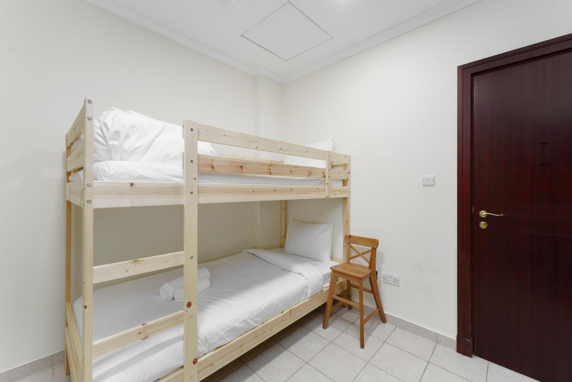 Apartment Stunning With Private Pool & Access *