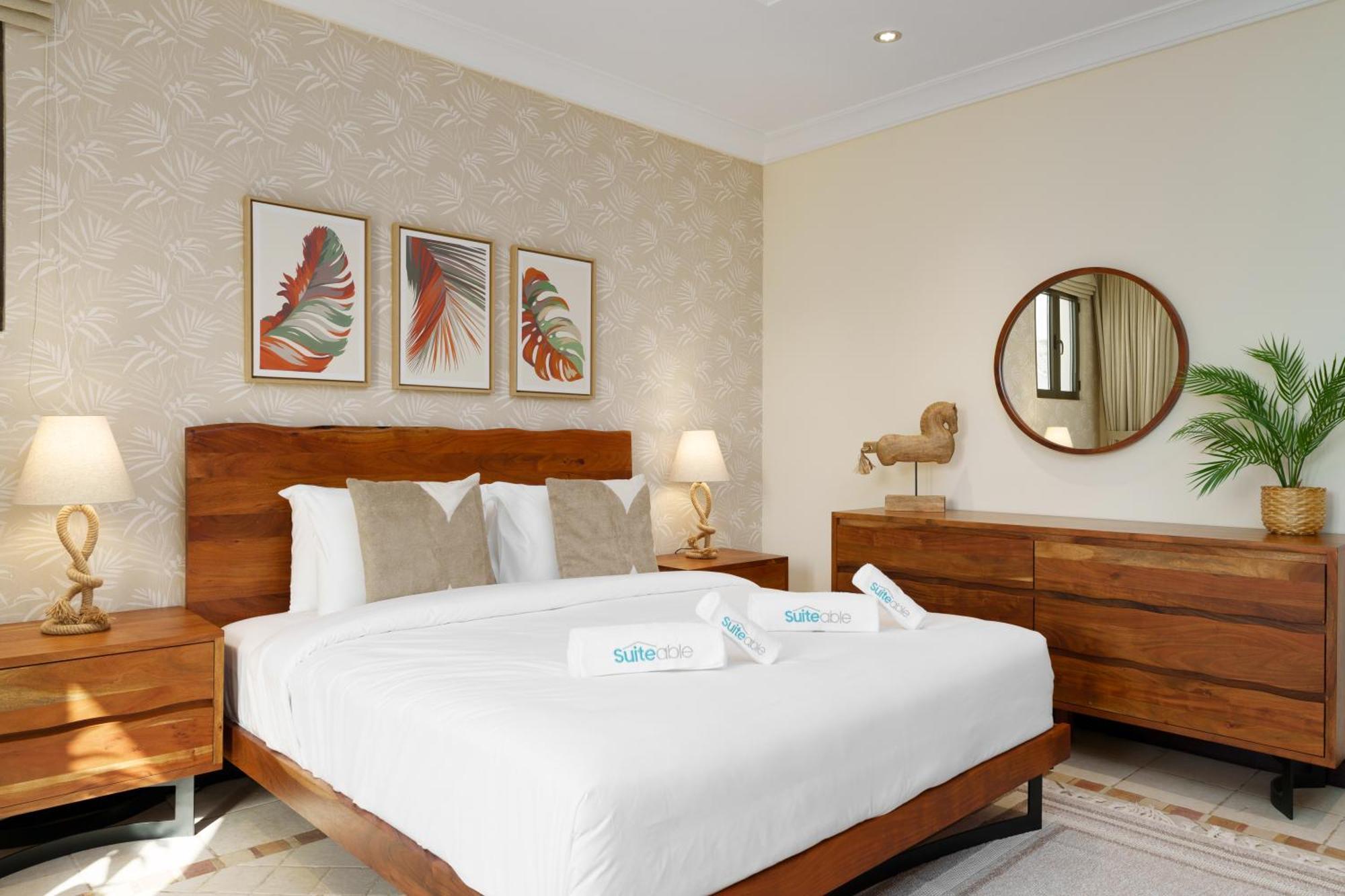 Stunning With Private Pool & Access * Dubai